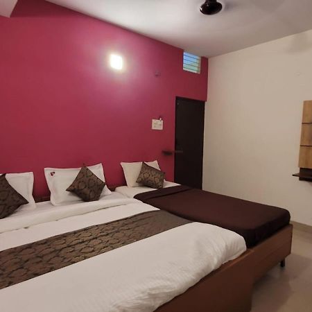 New Jaganmohana Comforts Mysuru Zewnętrze zdjęcie