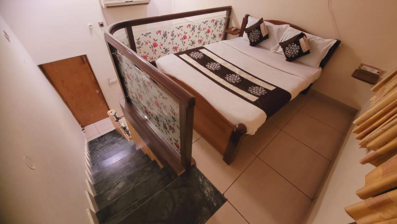 New Jaganmohana Comforts Mysuru Zewnętrze zdjęcie